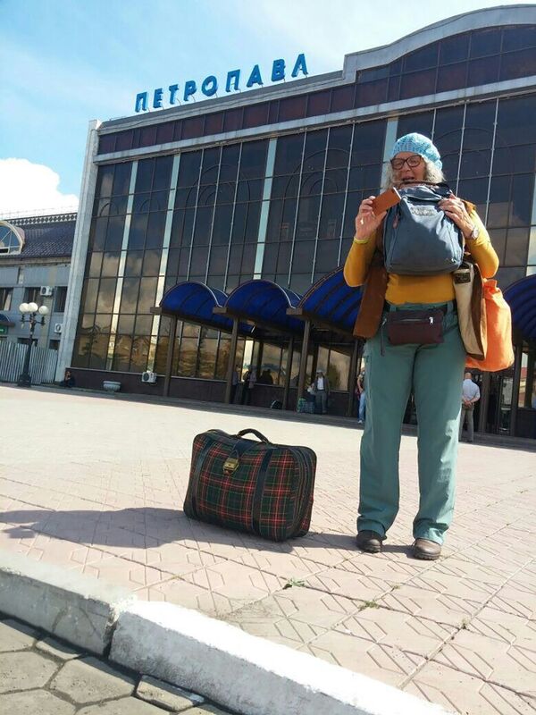 Петропавловск посетила писательница из Германии Вера Мария Стади, путешествующая по местам, где в разное время жили ее предки  - Sputnik Казахстан