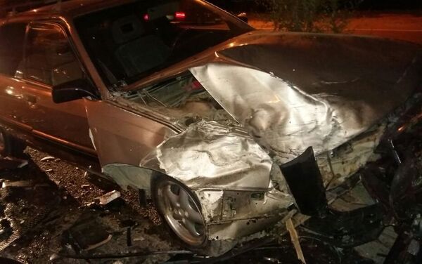 Мерседес врезался в три автомобиля на Рыскулова - Sputnik Казахстан