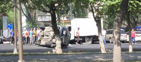 Алматыда Honda аударылды Алматыда Honda аударылды - Sputnik Қазақстан