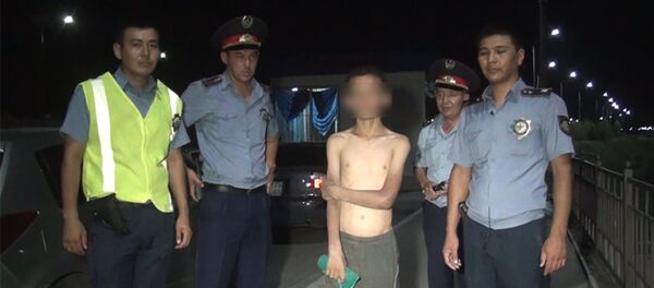 В Шымкенте полицейские спасли немого подростка, тонувшего в реке Бадам - Sputnik Казахстан