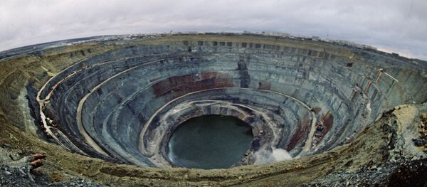 Кимберлитовая трубка Мир Кимберлитовая трубка Мир - Sputnik Казахстан