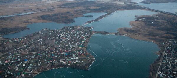 Вид на частные дома, расположенные на берегах озер в Новосибирской области - Sputnik Казахстан