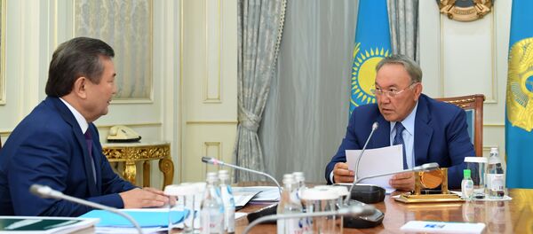 Нұрсұлтан Назарбаев және Тлектес Есполов Нұрсұлтан Назарбаев және Тлектес Есполов - Sputnik Қазақстан