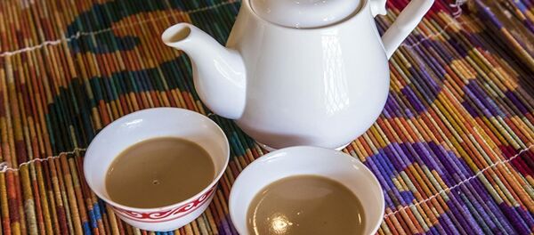 Рецепт кыргызского жареного чая с мукой, который бодрит похлеще кофе - Sputnik Казахстан