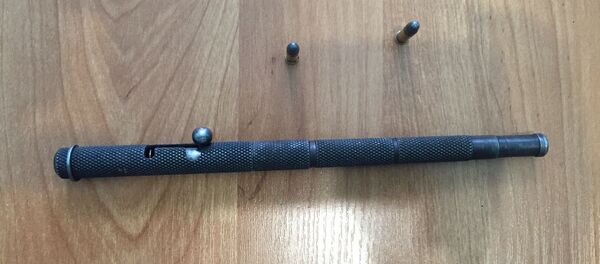 Самодельный пистолет, замаскированный под ручку Самодельный пистолет, замаскированный под ручку - Sputnik Казахстан