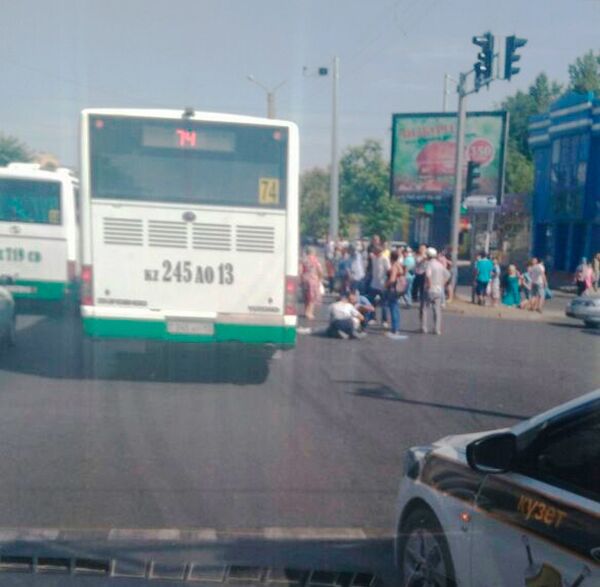 Шымкентте автобус жаяу жүргіншіні басып кетті - Sputnik Қазақстан