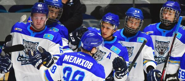 Игроки хоккейного клуба Снежные барсы - Sputnik Казахстан