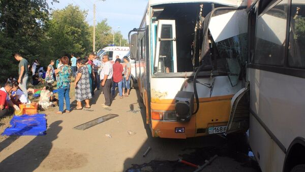 Столкновение двух автобусов в Уральске  - Sputnik Казахстан