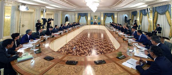 Совещание по вопросам деятельности Национальной комиссии по модернизации под председательством главы государства - Sputnik Казахстан