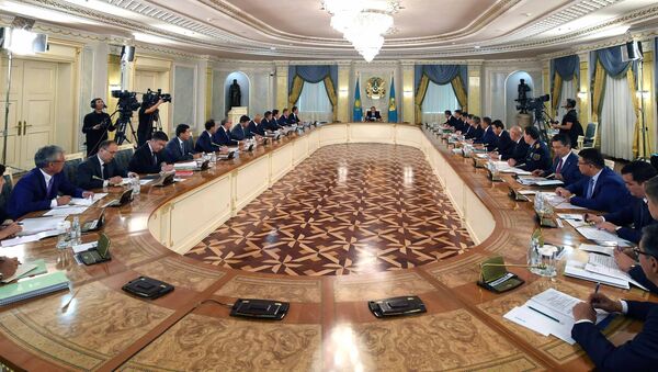 Совещание по вопросам деятельности Национальной комиссии по модернизации под председательством главы государства - Sputnik Казахстан