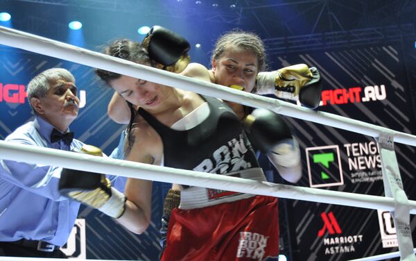 Фируза Шарипова стала первой  чемпионкой мира в профессиональном боксе из Казахстана - Sputnik Казахстан