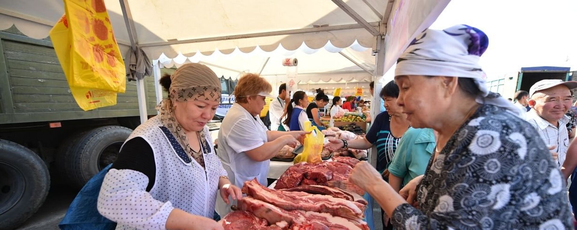 Сельхозярмарка, архивное фото  - Sputnik Казахстан, 1920, 20.09.2025
