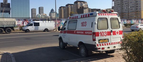 Скорая помощь вблизи Абу-Даби Плаза - Sputnik Казахстан