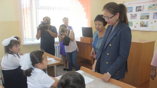 В поселке Бобровка в Семее открыли новую школу - Sputnik Казахстан