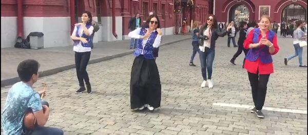 Казахский танец Камажай станцевали на Красной площади - Sputnik Казахстан