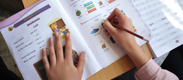 Занятие по русскому языку в школе, архивное фото - Sputnik Казахстан