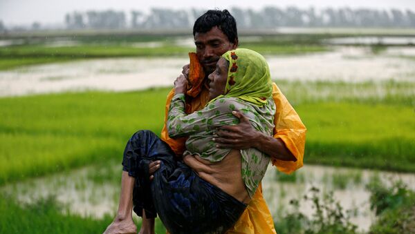Беженцы бегут из Мьянмы в Бангладеш - Sputnik Казахстан