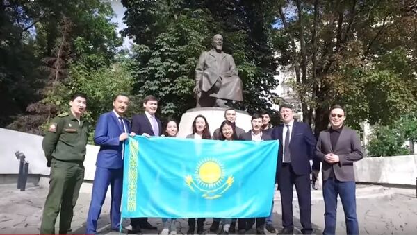 Казахстанцы поздравили москвичей с Днем города - Sputnik Казахстан
