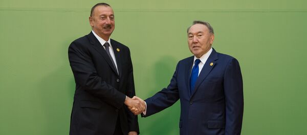 Нурсултан Назарбаев и Гейдар Алиев - Sputnik Казахстан