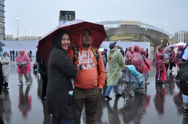 Асет и Жулдыз останутся на ЭКСПО, даже если пойдет снег Асет и Жулдыз останутся на ЭКСПО, даже если пойдет снег - Sputnik Казахстан