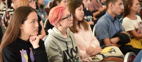 Зрители кинофестиваля короткометражных фильмов - Sputnik Казахстан