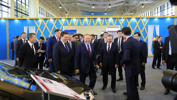 Нурсултан Назарбаев во время государственного визита в Узбекистан - Sputnik Казахстан
