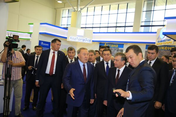 Нурсултан Назарбаев во время государственного визита в Узбекистан - Sputnik Казахстан