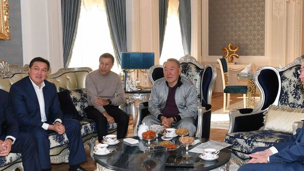 Нурсултан Назарбаев посмотрел бой Головкина против Канело, находясь с визитом в Ашхабаде - Sputnik Казахстан