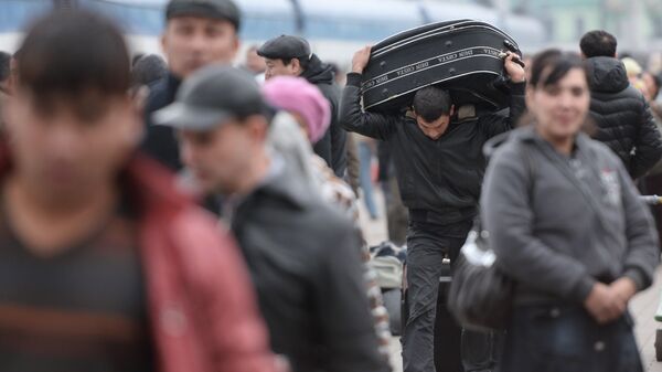 Пассажиры с багажом, архивное фото - Sputnik Казахстан