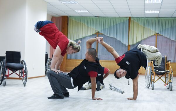 Мастер-класс по танцам для людей с ограниченными возможностями - Sputnik Казахстан