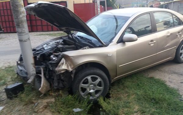 Автомобиль марки Hyundai снес газовую трубу в микрорайоне Думан - Sputnik Казахстан