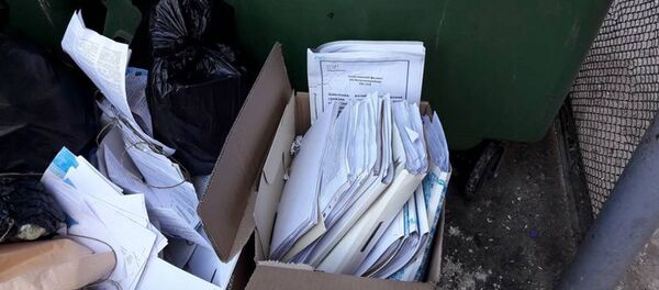 Документы на свалке Документы на свалке - Sputnik Казахстан