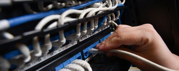 Сетевое оборудование в серверной, архивное фото - Sputnik Казахстан