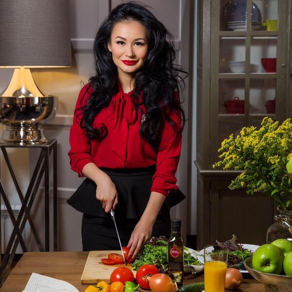 Гульмира Абдрашева – основатель Клуба Добряков, волонтер, филантроп Гульмира Абдрашева – основатель Клуба Добряков, волонтер, филантроп - Sputnik Казахстан