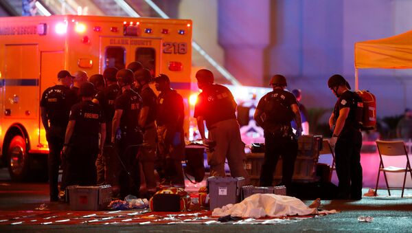Полицейские Лас- Вегаса после массового расстрела на музыкальном фестивале - Sputnik Казахстан