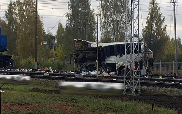 Автобус и поезд столкнулись на железнодорожном переезде во Владимирской области - Sputnik Казахстан