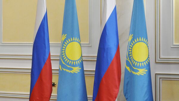 Флаги Казахстана и России - Sputnik Казахстан