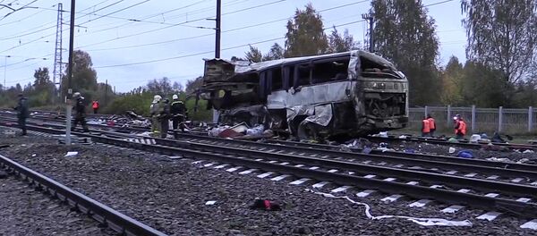 Автобус и поезд столкнулись на ж/д переезде во Владимирской области - Sputnik Казахстан