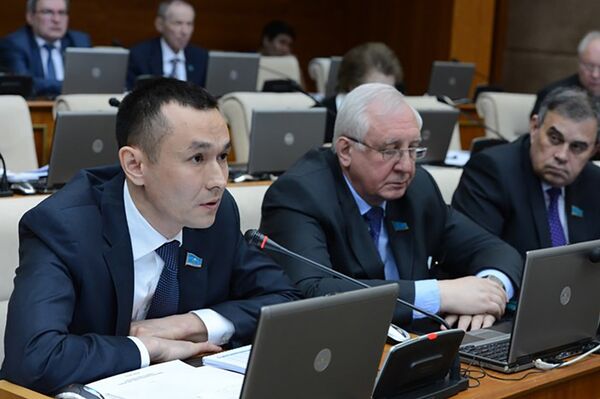 Қазақстанда зейнетке шығу жасы төмендей ме? - Sputnik Қазақстан