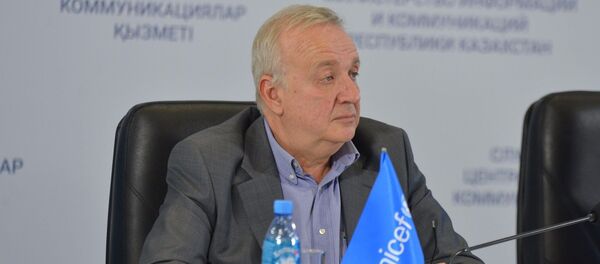 Юрий Оксамитный Юрий Оксамитный - Sputnik Казахстан