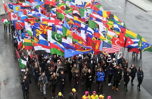 Карнавальное шествие в рамках XIX Всемирного фестиваля молодежи и студенчества - Sputnik Казахстан