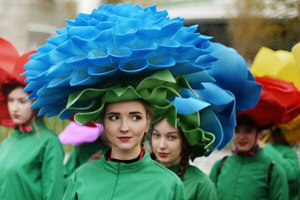 Карнавальное шествие в рамках XIX Всемирного фестиваля молодежи и студентов - Sputnik Казахстан