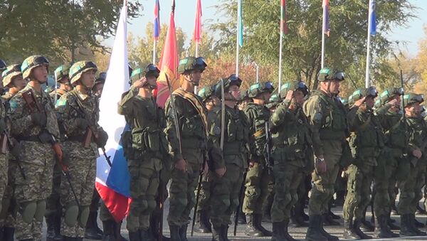 Боевое братство-2017: участники прошли торжественным маршем - Sputnik Казахстан