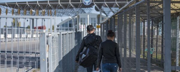 Граница между Кыргызстаном и Казахстаном, архивное фото Граница между Кыргызстаном и Казахстаном, архивное фото - Sputnik Казахстан