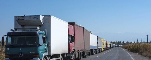 Автомобильная пробка из фур Автомобильная пробка из фур - Sputnik Казахстан