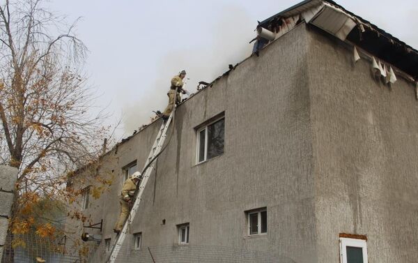 Пожарные эвакуировали 35 человек из горевшей общественой бани в Талдыкоргане - Sputnik Казахстан