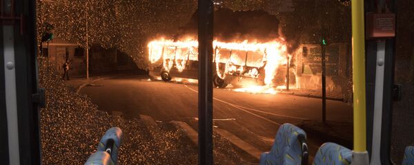 Горящий автобус, архивное фото Горящий автобус, архивное фото - Sputnik Казахстан