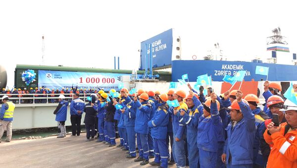 С причала казахстанского порта Курык отправлена миллионная тонна грузов в порт Баку - Sputnik Казахстан