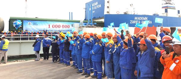 С причала казахстанского порта Курык отправлена миллионная тонна грузов в порт Баку С причала казахстанского порта Курык отправлена миллионная тонна грузов в порт Баку - Sputnik Казахстан