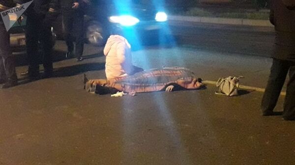 Алматыда жүргізуші әйел адамды қағып өлтіріп, оқиға орнынан қашып кетті - Sputnik Қазақстан